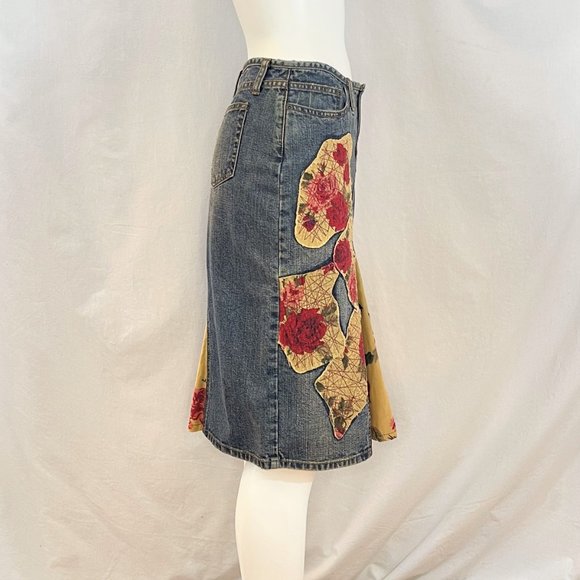 Denim Skirt With Floral Fabric | Express - Picture 4 of 7